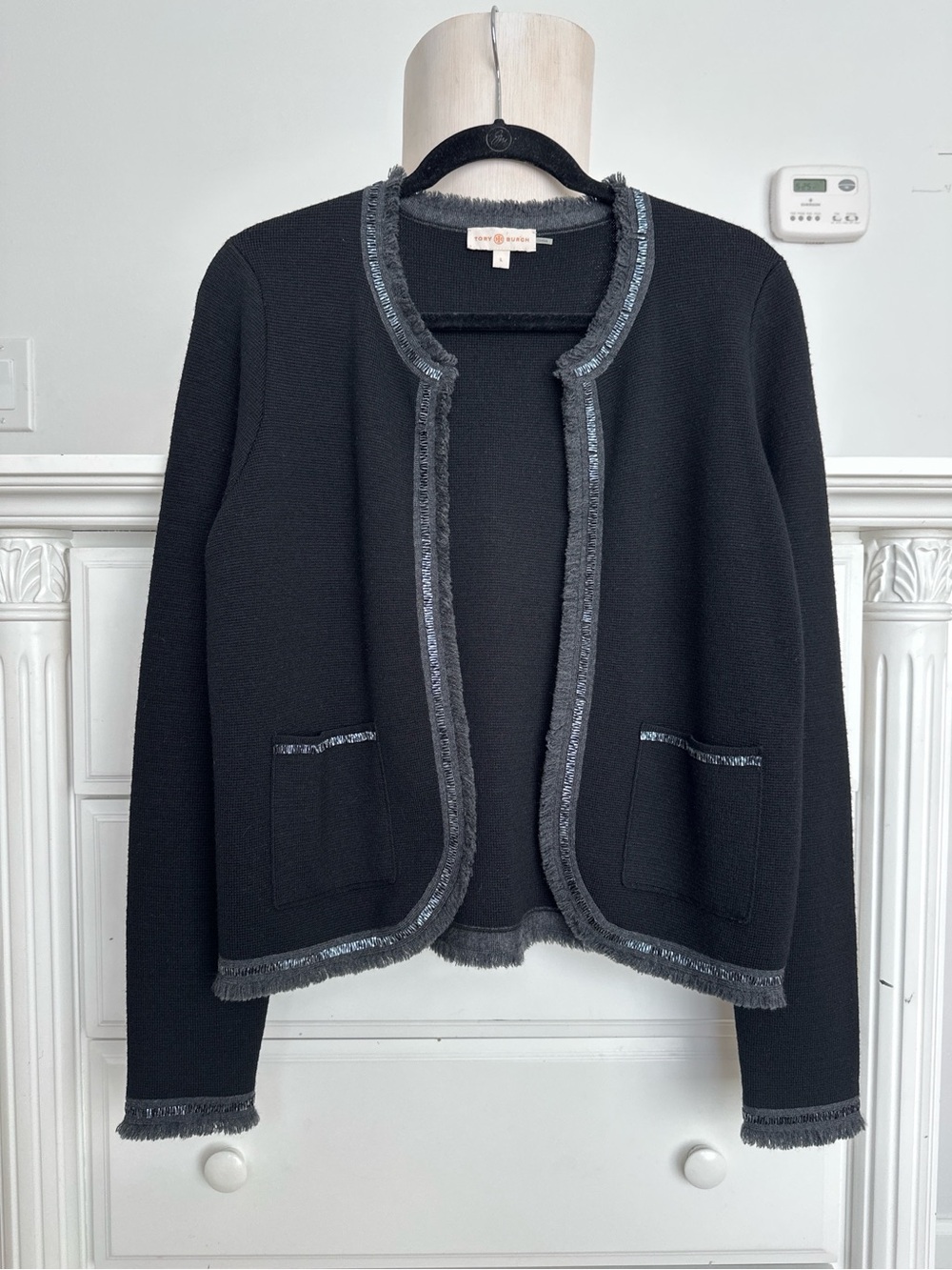 TORY BURCH 100% MERINO WOOL CARDIGAN / JACKET 🤍
Size L